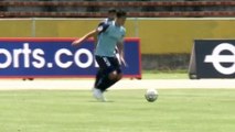 Equateur - Le bijou en pleine lucarne de Martinez