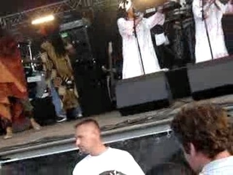 Tiken jah fakoly- balayeur balayé