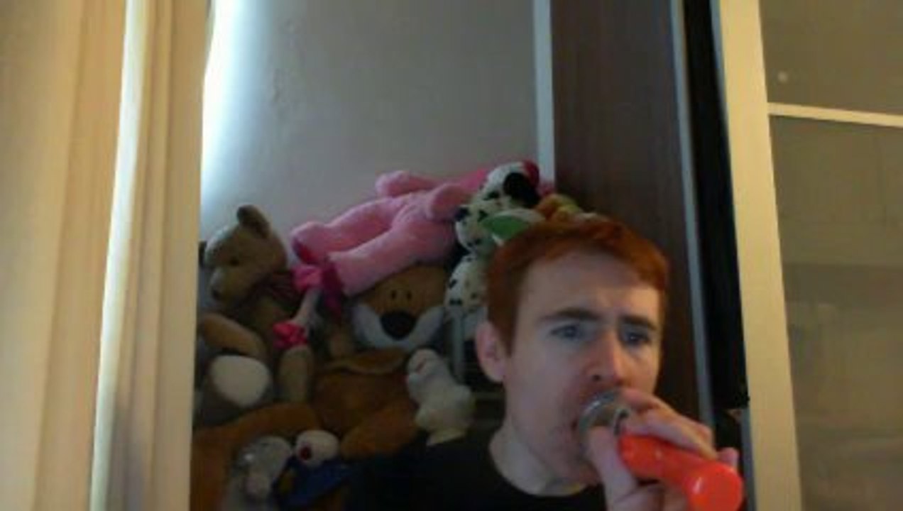 Wiwi égratigne "ma chance et ma chanson" de Julio Iglesias