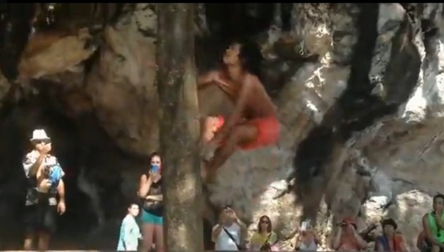 How to Climb a Giant Tree in 10 Seconds in Phra Nang Beach!? Monkey Man