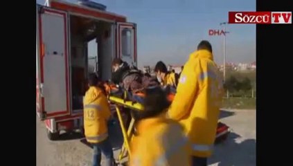 Minibüs sulama kanalına devrildi 2 ölü 19 yaralı
