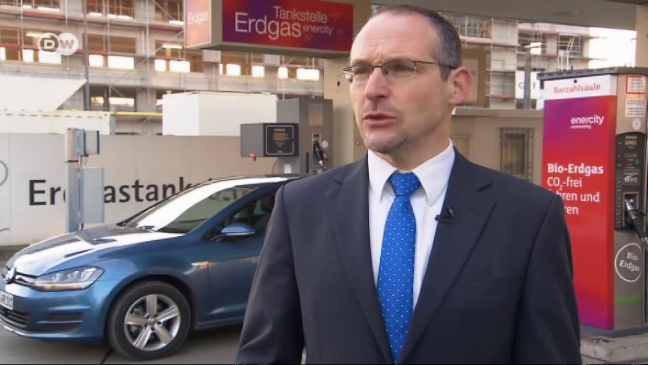 VW Golf TGI mit Erdgasantrieb | Motor mobil