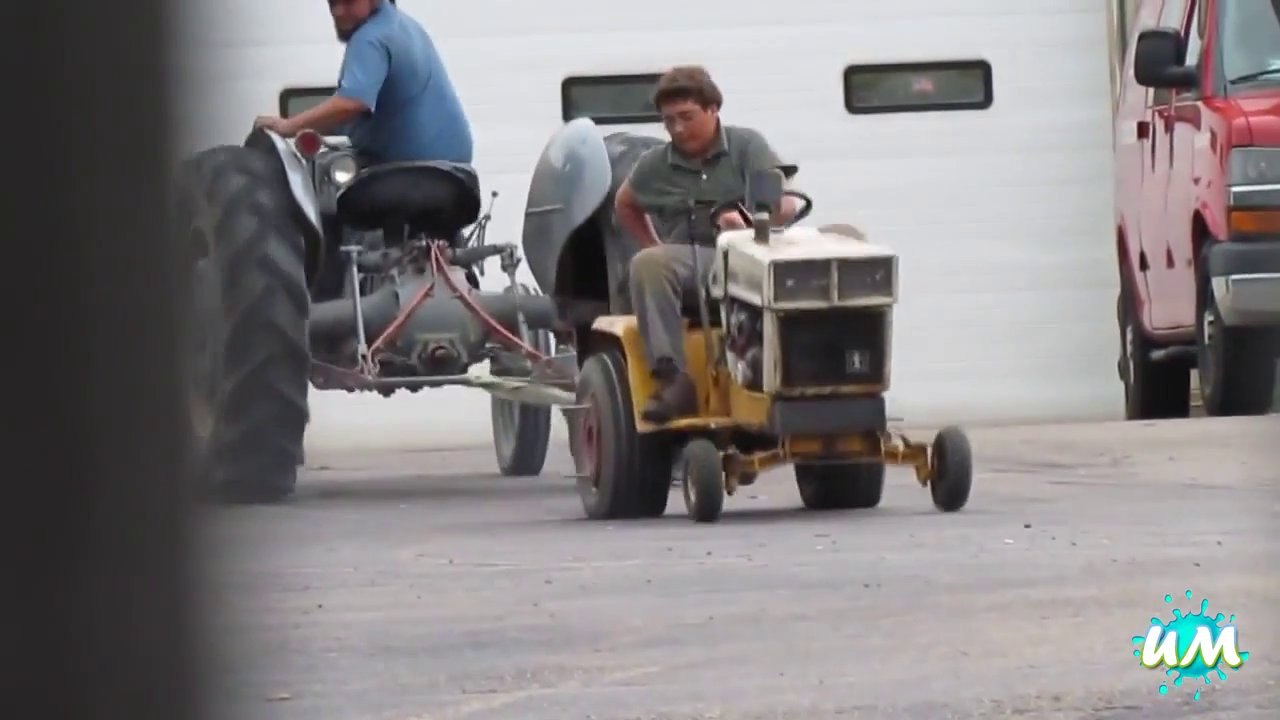 Des Fails en Tracteur... Hilarant - Compilation...