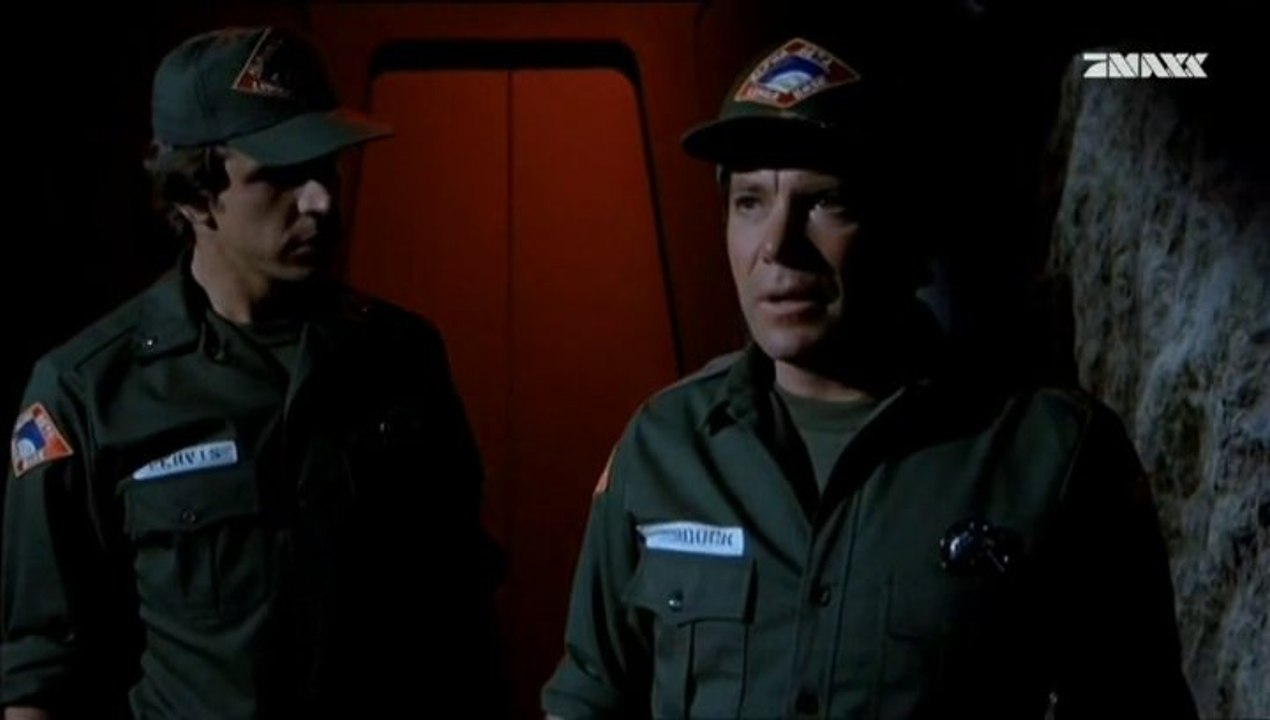 aus: 'Airplane 2'  1982  (William Shatner in 'Verrücktes Raumschiff')