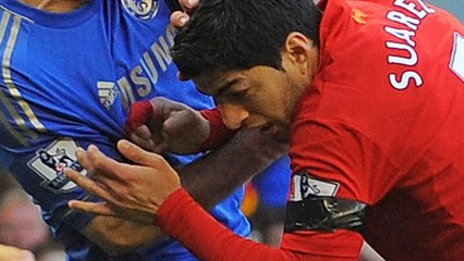 Liverpool - Kuyt compare Suarez à CR7 et Messi