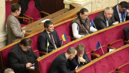 Debate in Kiev as president mulls early polls to end crisis