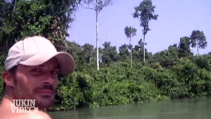 INCREDIBLE Wildlife #WIN | Jet Skiers See Bull Elephant