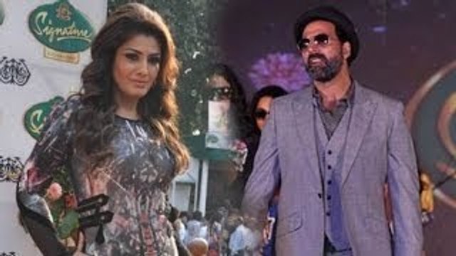 Akshay Kumar, Raveena Tandon Ignore Each Other @ An Event !