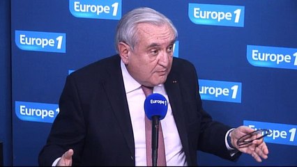 Raffarin : "Le gouvernement a la sagesse de tenir compte de l'opinion publique"