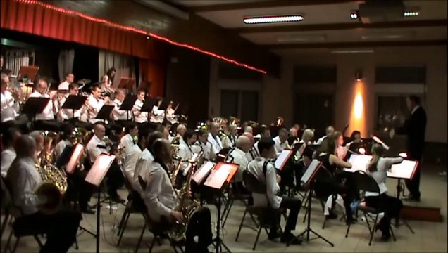 Oblivion, d'Astor Piazzolla (Will à l'accordéon, avec l'Harmonie de Salindres)