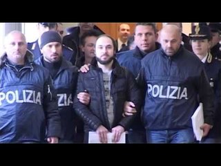 Tải video: Napoli - Camorra, arrestato il latitante Mariano Riccio -2- (04.02.14)