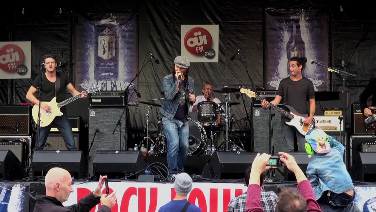 Black Bells" Shoot To Thrill"Tribute AC/DC