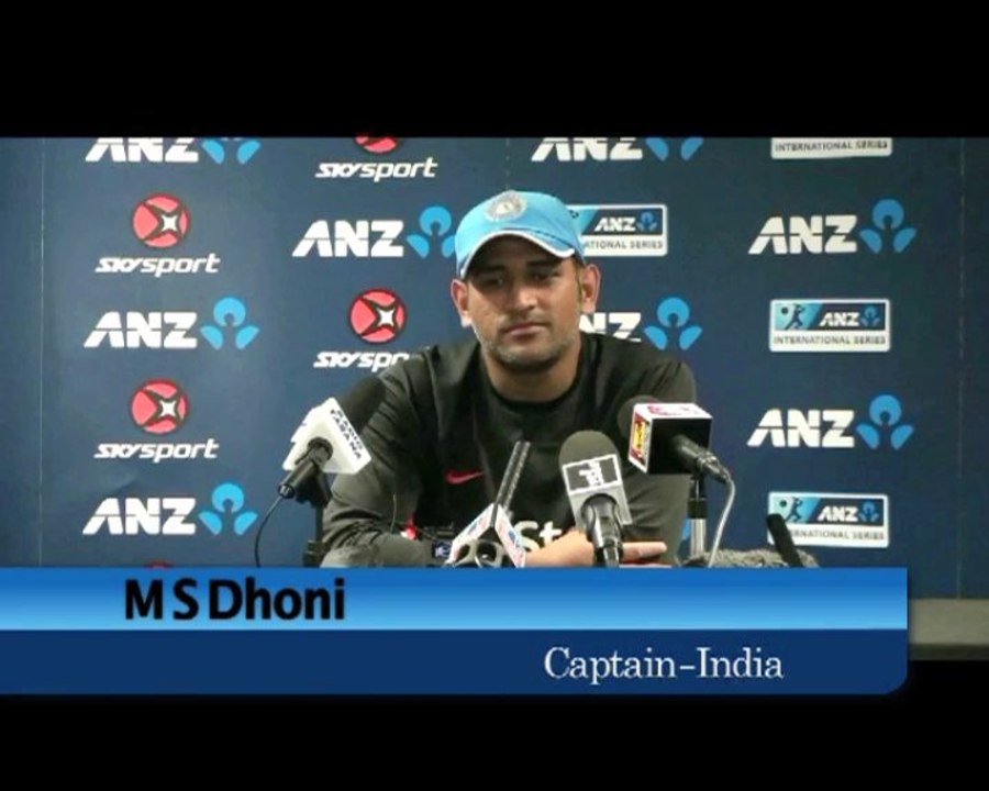 Dhoni salutes Bharat Ratna Sachin Tendulkar