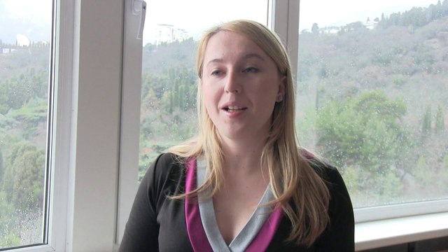 Отдых на море. Представитель турфирмы об отеле Ялта-Интурист. Довольны ли туристы..