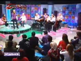 Emel KAPLAN-Şu Kışlanın Kapısına