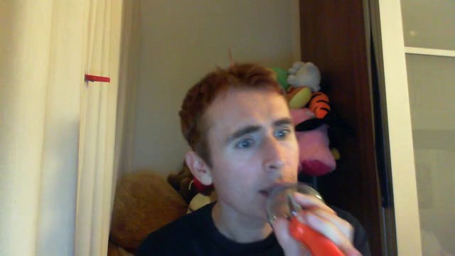 Wiwi égratigne la dame aux camels lights d'Aldebert