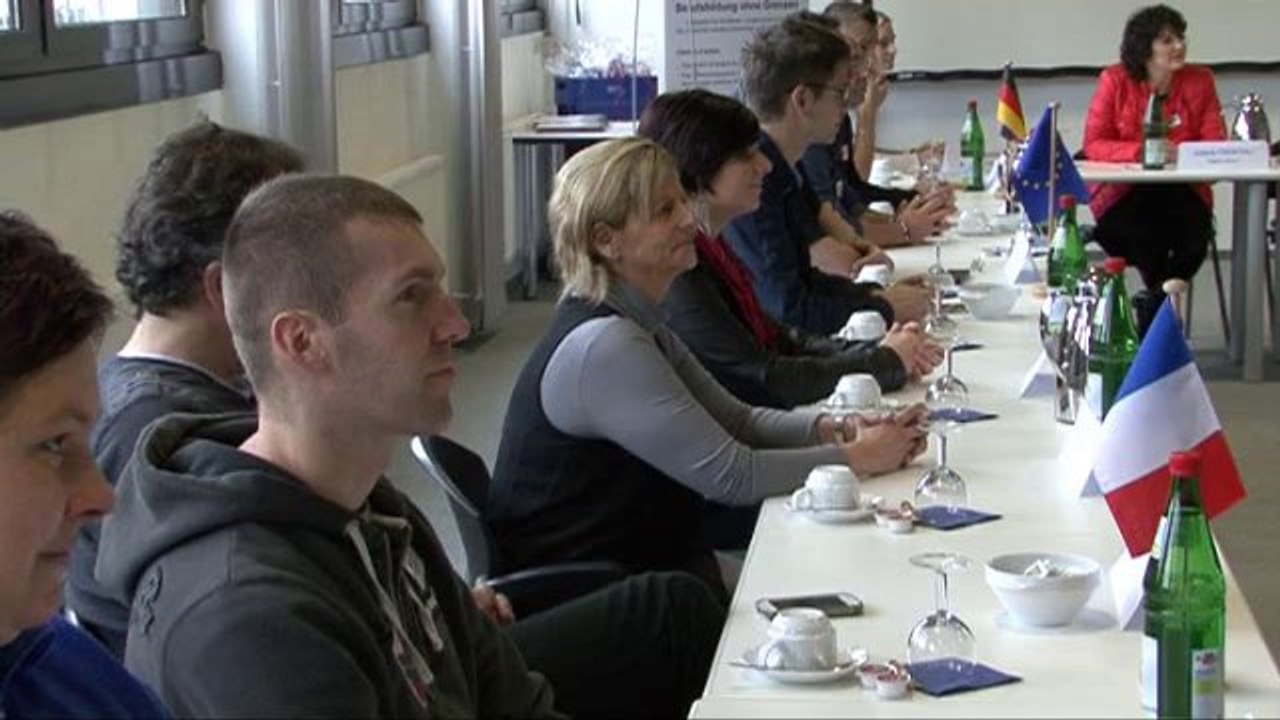 Formation emploi : stagiaires transfrontaliers diplômés de l'Industrie und Handelskammer allemande.