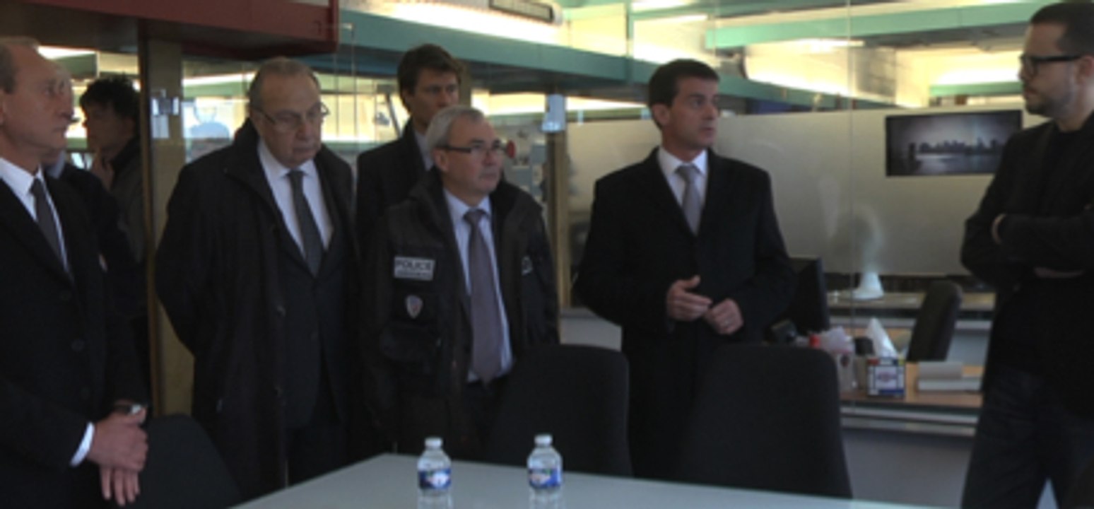 La classe politique en visite de soutien à «Libération»