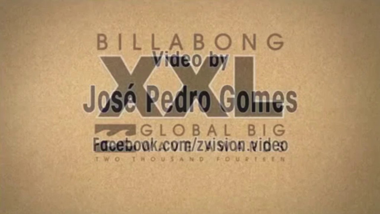 Surf - Cotton ride la plus grosse vague de l'histoire