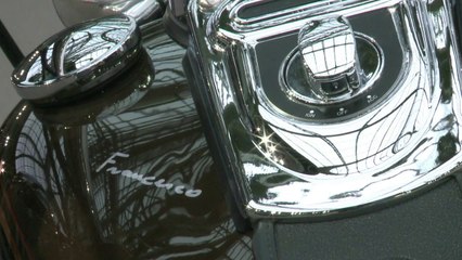 Moto do papa será leiloada