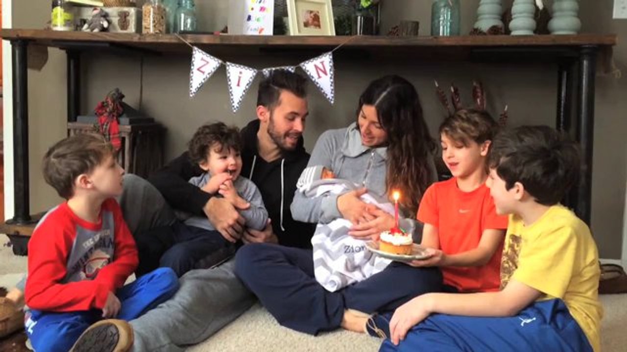 Vidéo émouvante en hommage à leur bébé! Tellement beau...
