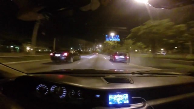 Rouler à fond et n'importe comment sur une autoroute au Brézil