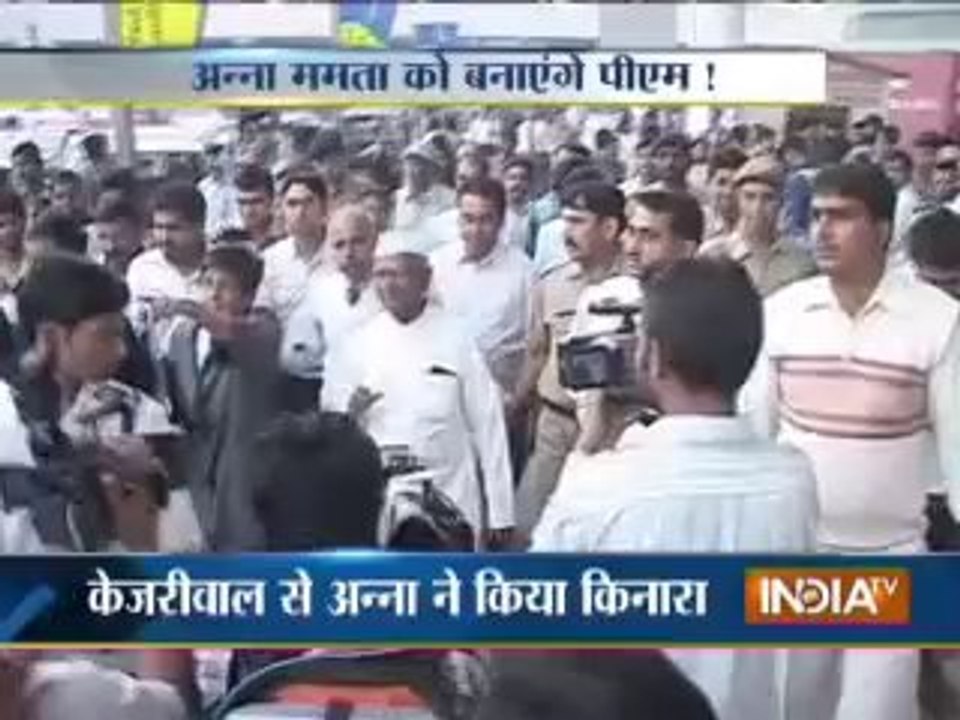 Mamata Banerjee gets Anna Hazare's support