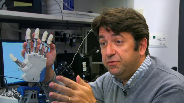 Un amputé retrouve le sens du toucher grâce à une prothèse