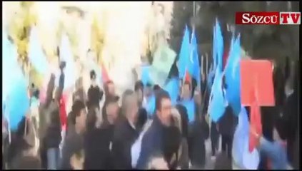 Çin Büyükelçiliği önünde kavga