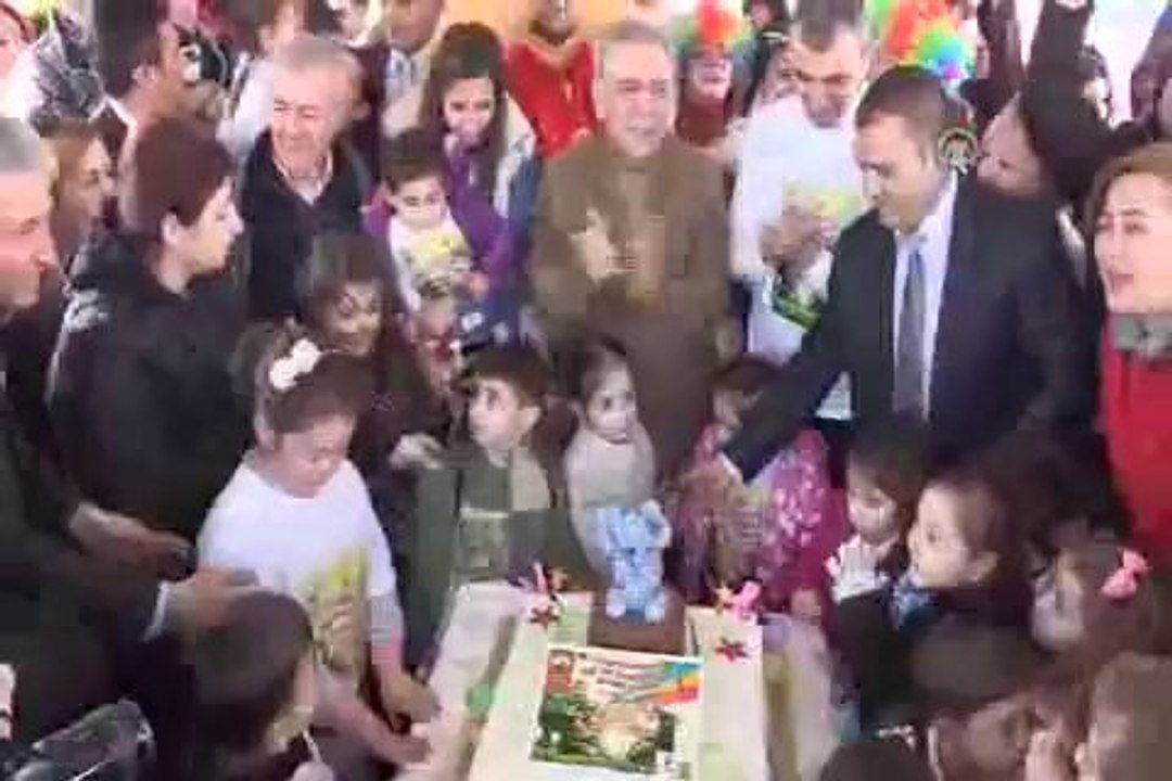 Fil "İzmir"in 3 yaş mutluluğu