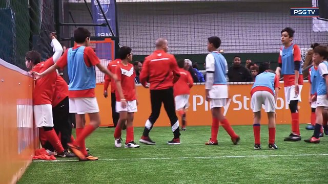 Pauleta visite la Paris Saint-Germain Academy