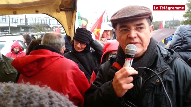 Brest. 200 manifestants devant Jabil