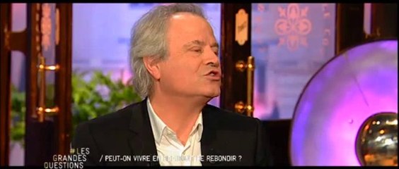 "La politique, ça marche moyen" : Henri Guaino vexé par Franz-Olivier Giesbert