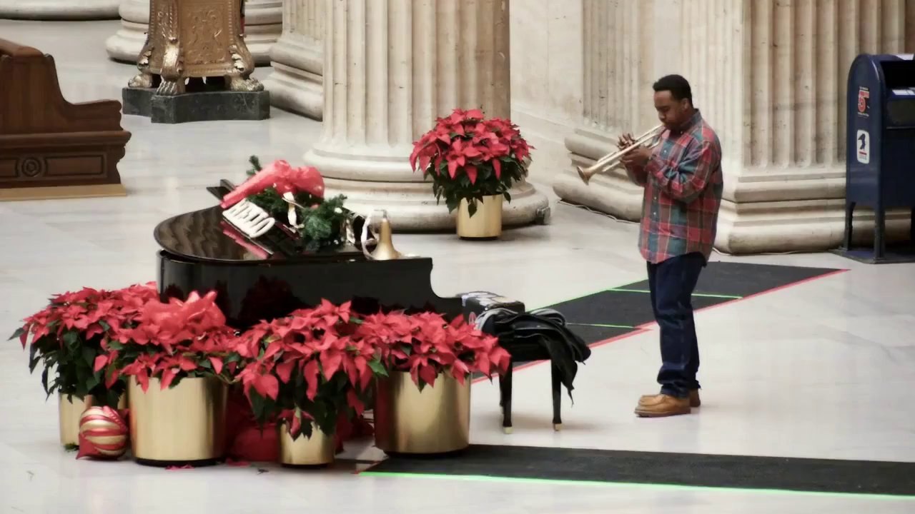 Sembra un normale pianoforte. Ma guardate cosa succede