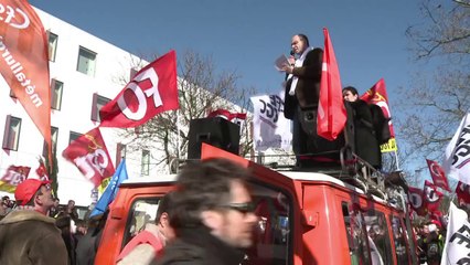Toulouse: des salariés d'Astrium manifestent devant Airbus Group