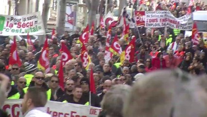 Marseille : Des milliers de manifestants contre Hollande
