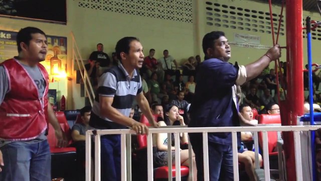 Thai Boxing Trainers Cheering in a Funny Synchronized Way