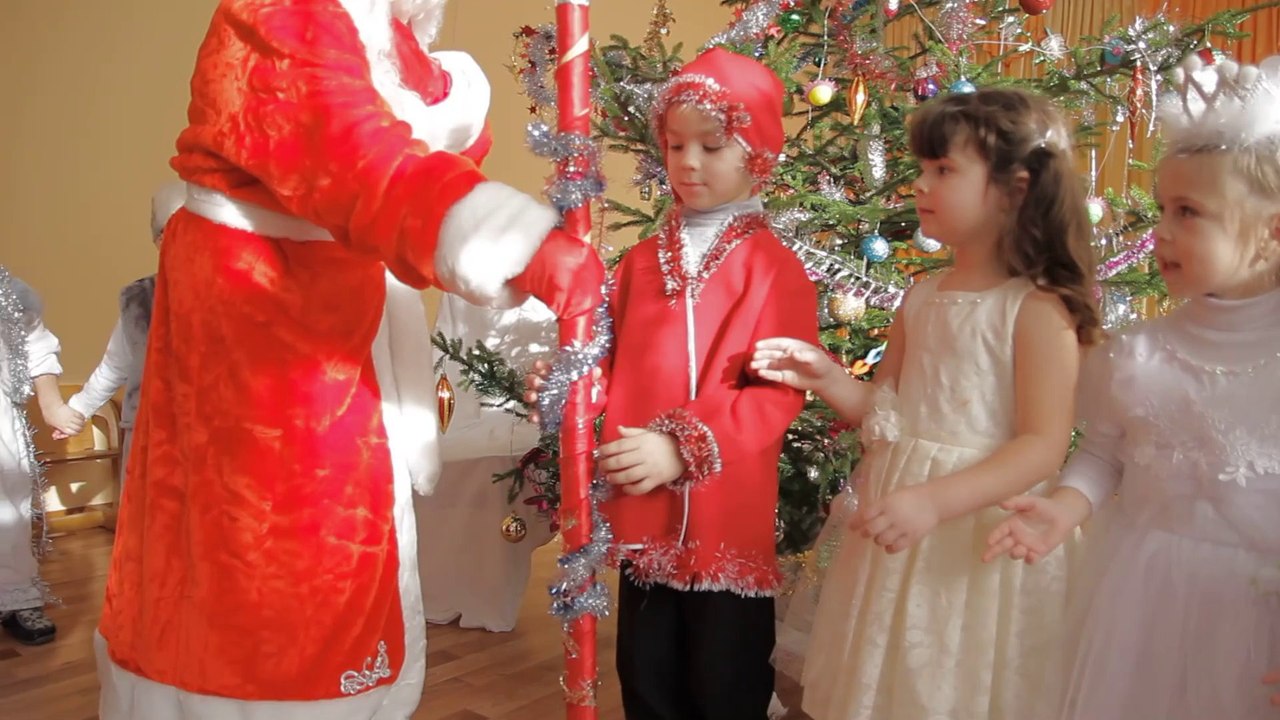 Новогодний утренник в д/с., гр.  Красная шапочка