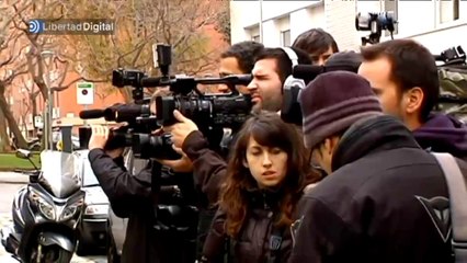 La infanta Cristina sale del hotel para reunirse con sus abogados