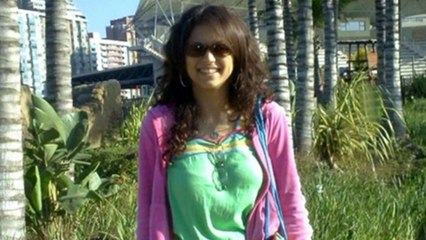 Drashti Dhami Sells Nimbu Mirchi On Mumbai Streets