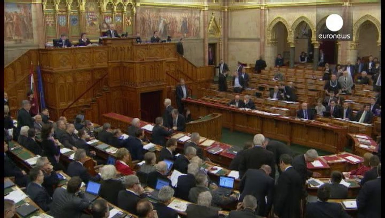 Hungary: Sirens sound as parliament backs Russian-financed nuclear deal