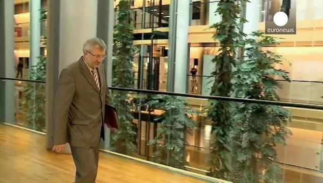 MEPs have asked EU governments to prepare sanctions against members of the Ukrainian government.