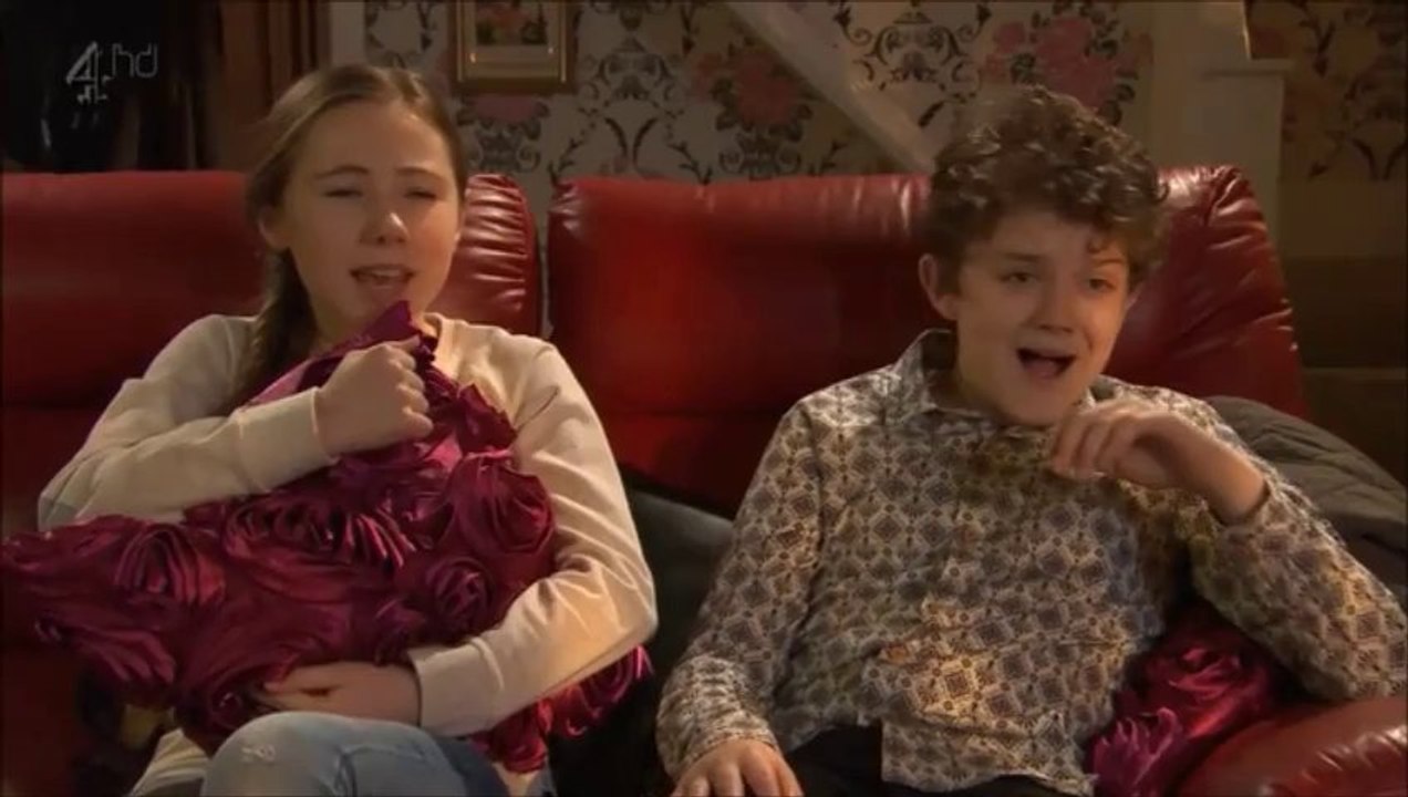 Hollyoaks The Roscoe Family (6th February 2014)