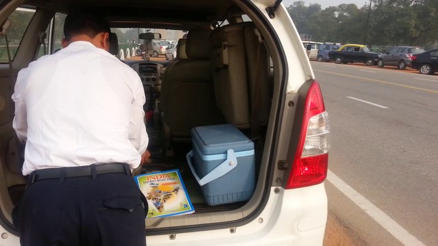 hire car in delhi with driver innova bhavya holidays