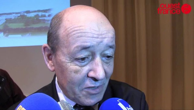 Cyber défense Jean-Yves Le Drian à Rennes à l'école des transmissions