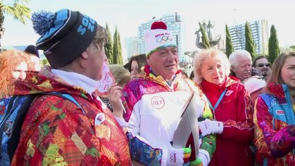 JO-2014 - La flamme est arrivée à Sotchi