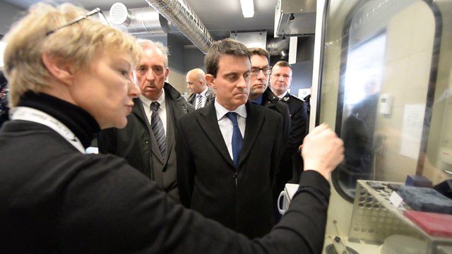 Manuel Valls inaugure le commissariat de Charleville-Mezieres (08)