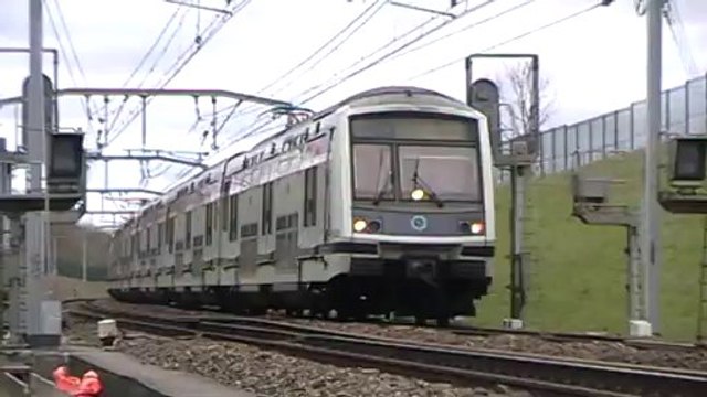 MI2N : Passage entre les gares de Val d'Europe et Bussy Saint Georges sur la ligne A du RER