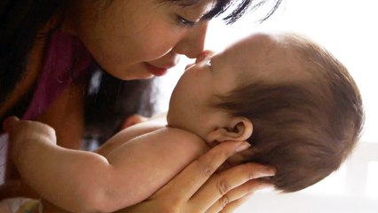 赤ちゃんとのスキンシップやふれあい遊びで親子の絆が生まれます (How to bond with your baby - Japanese)