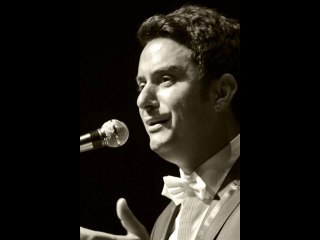 Bekir Ünlüataer - Gül Ağacı Değilem